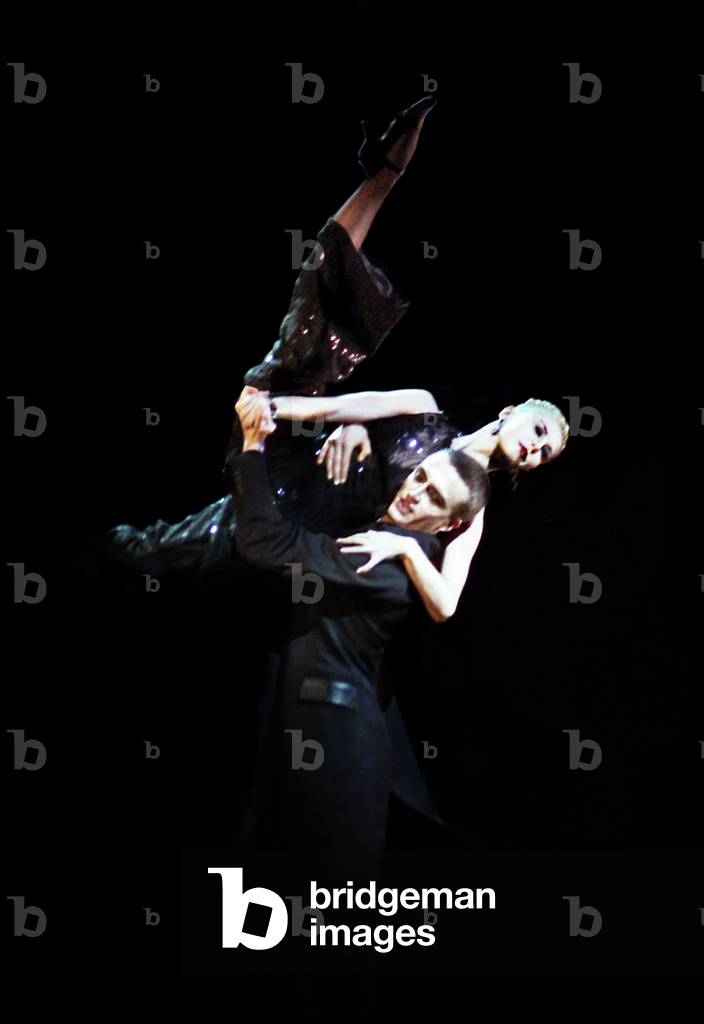 Matthew Bourne's 'Swan Lake' at Sadler's Wells: Matthew Ball as Black Swan, Freya Fieldas as German Princess (photo)