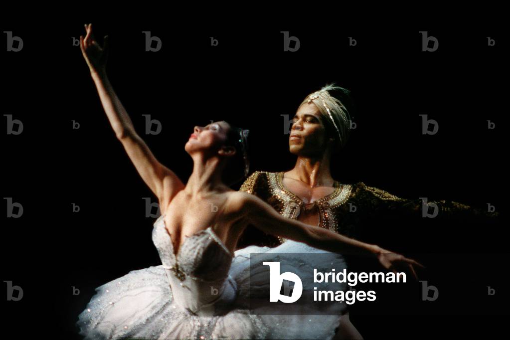 Carlos Acosta as Solor and Tamara Rojo as Nikiya in 'La Bayadere'