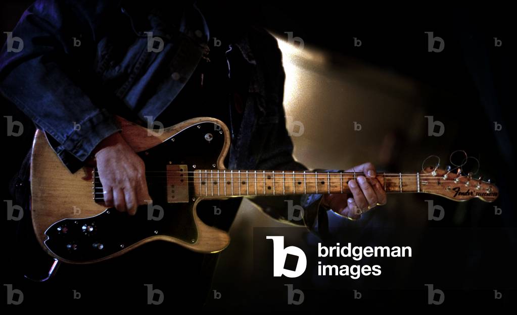 Mick Green 3 Fender Telecaster Rhythm-Lead Guitarist Mick Green of the Pirates with  His Fender Telecaster (photo)