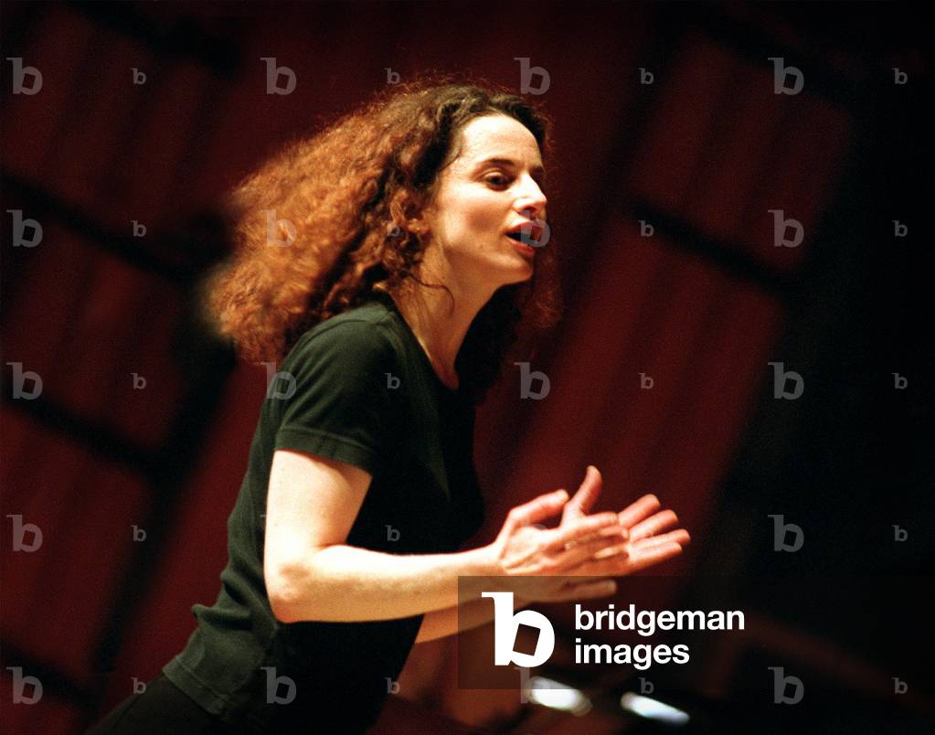 Emmanuelle Haim conducting Le
