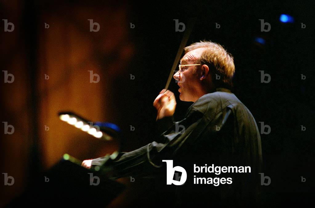 Martyn Brabbins - conducting