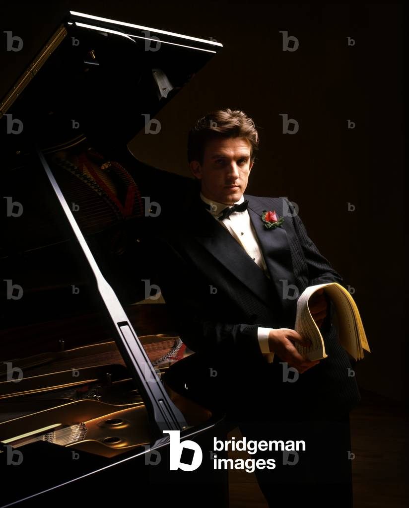 Portrait of Virtuoso Barry Douglas At The Steinway Piano Showroom London (photo)