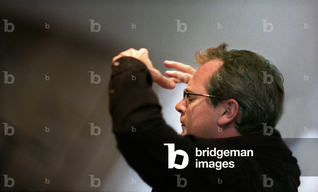 Stuart Stratford conducting,