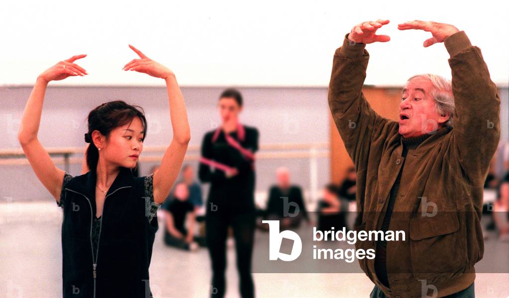 Alexander Grant directing a