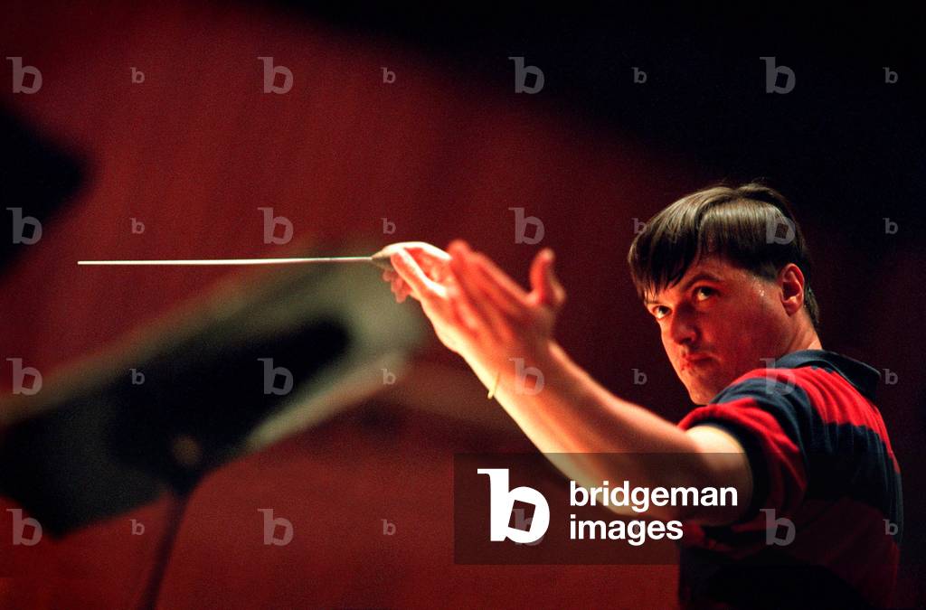 Christian Thieleman conducting with