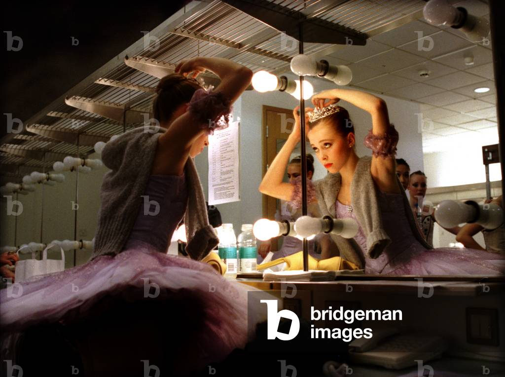 YOUNG BRITISH DANCER OF THE YEAR 7     LAURIE LEWIS