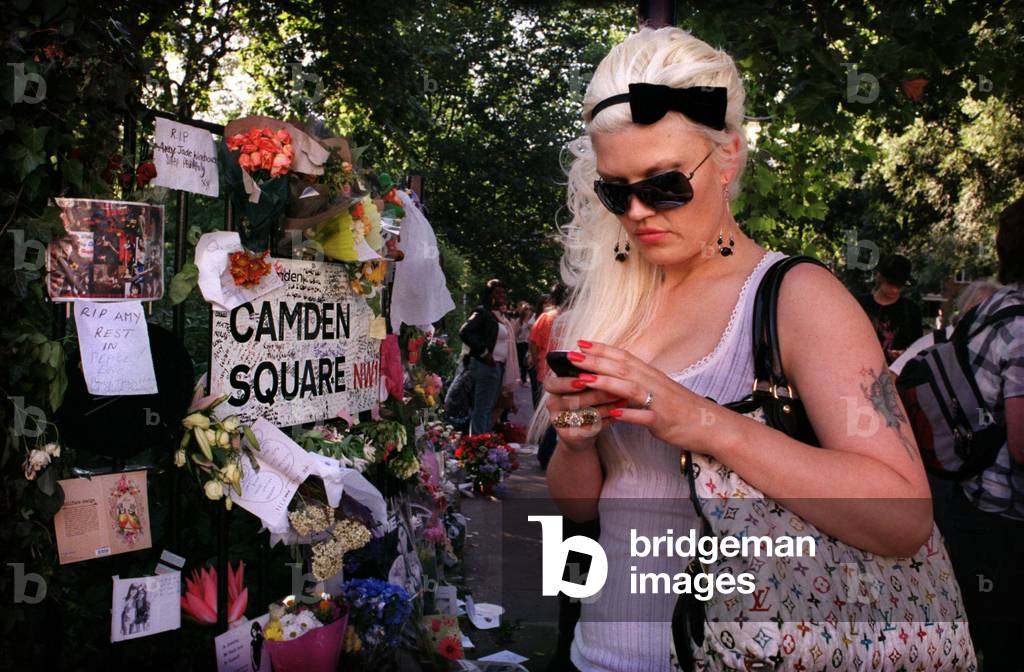 Amy Winehouse tribute from fans