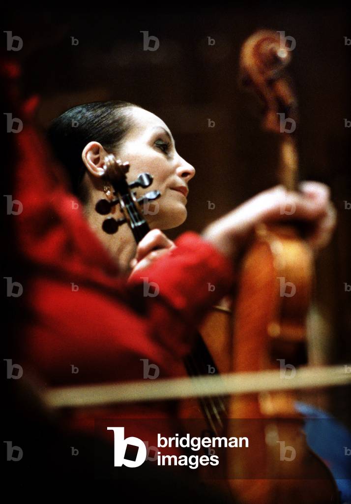 Violinist rehearsing with London Symphony Orchestra