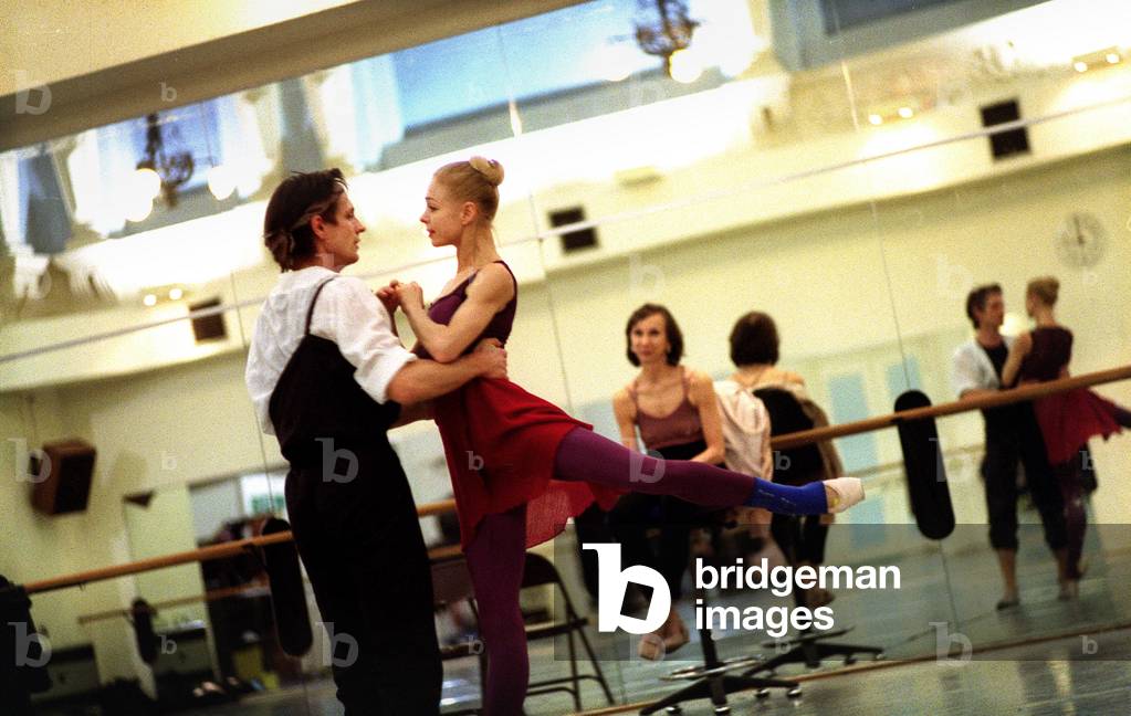 Agnes Oaks rehearsing