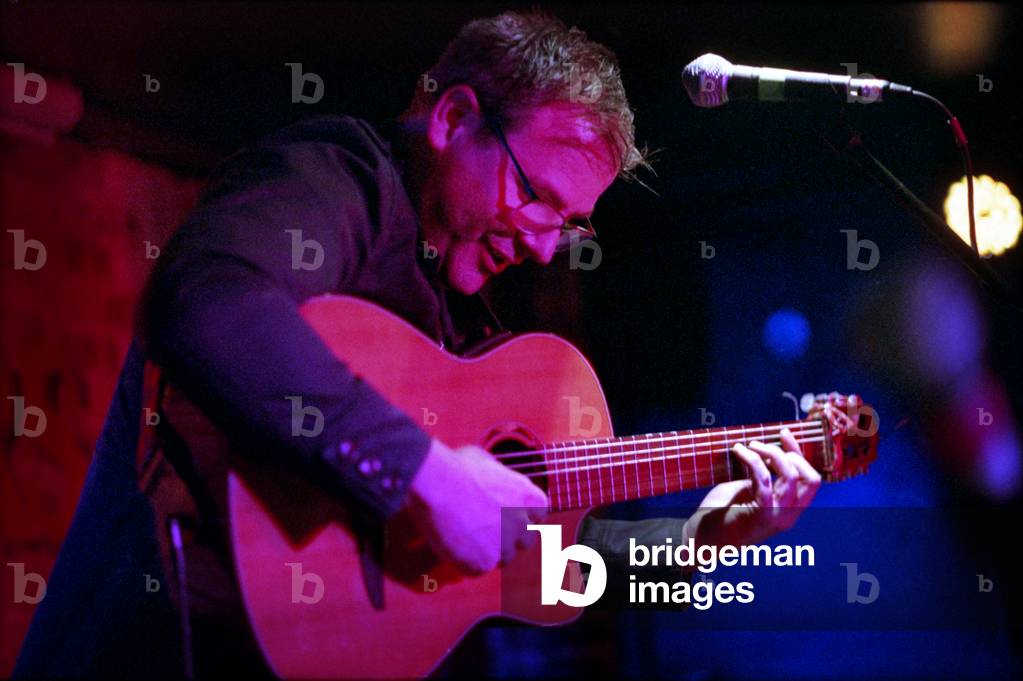 Singer Songwriter Tim Edey at Kalamazoo Klub (photo)