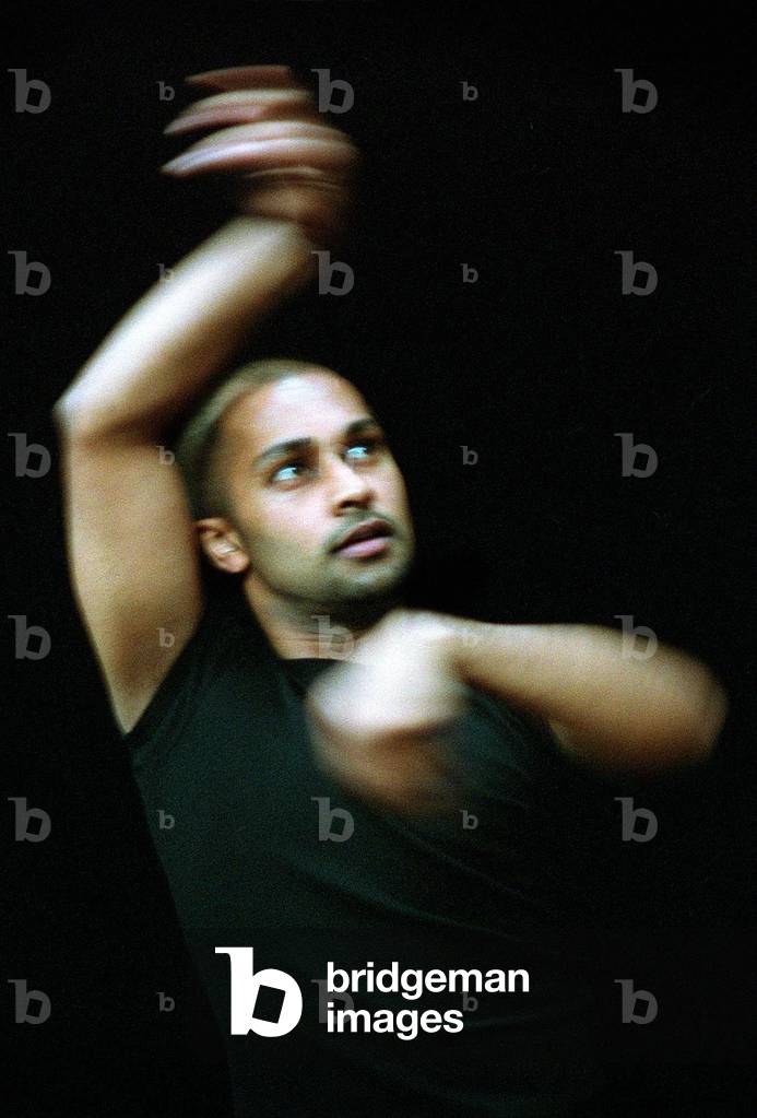 Akram Khan dancing a