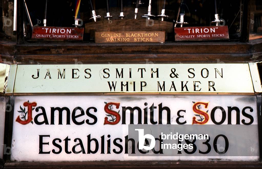 James Smith & Sons 1 Umbrellas the Umbrella Shop in London'S West End Window Sign (photo)