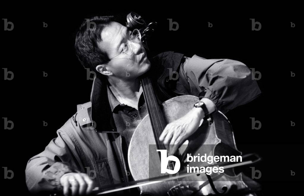 Yo-Yo Ma playing the