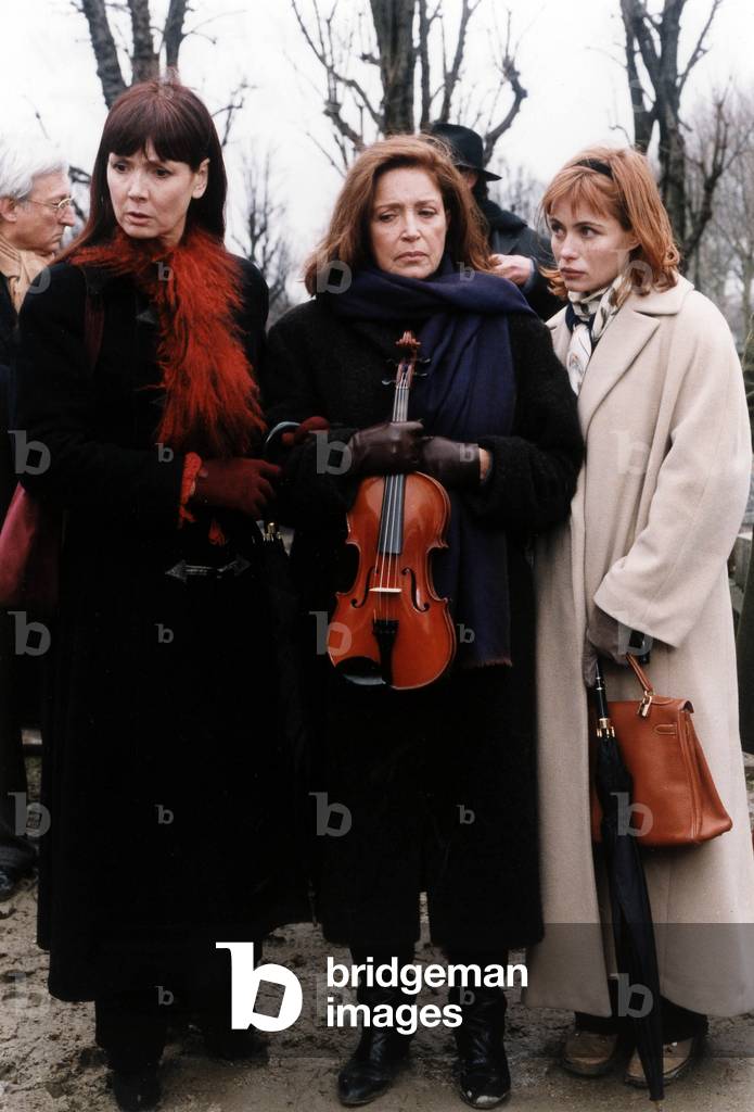 Sabine Azema, Francoise Fabian and Emmanuelle Beart, in Season's Beatings 1999 (film still)