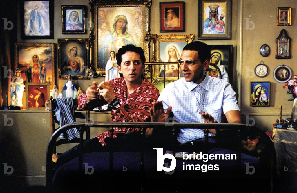 CHOUCHOU de MerzakAllouache avec Gad Elmaleh, Roschdy Zem, 2003
 
Cette image ne peut etre utilisee que dans un contexte d'information autour du film, de la carriere de l'auteur ou du realisateur, ou de l'histoire du cinema. En cas de non-respect de ces restrictions, le client repondra seul de la violation de la restriction.