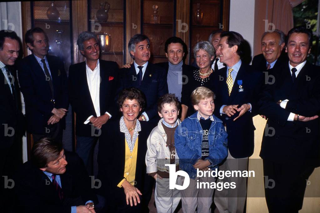 William leymergie recoit la medaille de l'odre du Merite, 1989