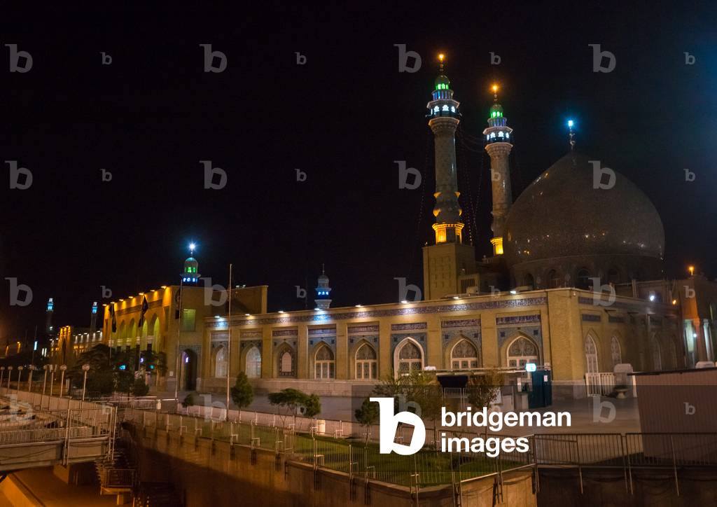 Fatima Al-masumeh Shrine at Night, Central County, Qom, Iran (photo)