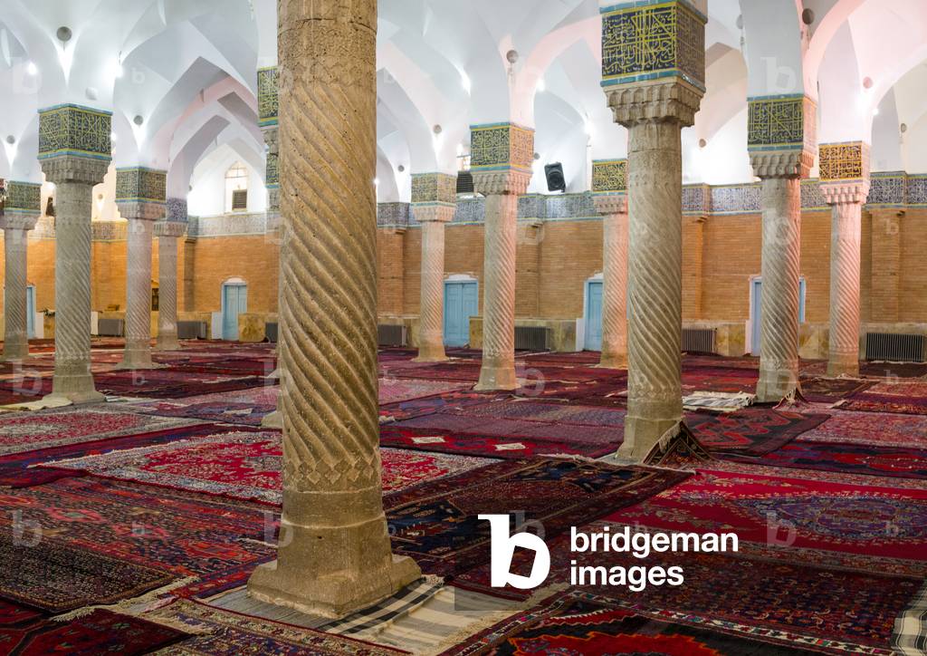 Dar Ol Ehsan Mosque Columns, Sanandaj, Iran, 2013 (photo)