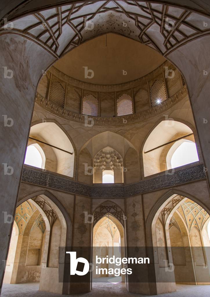 The 18th century Agha Bozorg mosque, Isfahan Province, Kashan, Iran (photo)