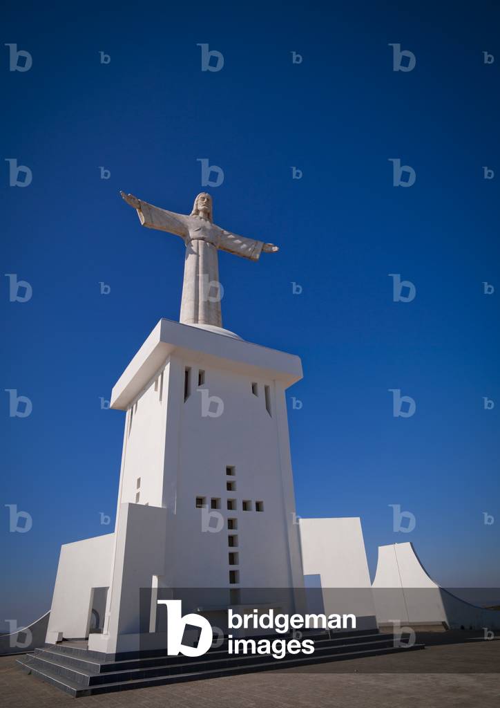 Christo Rei Statue, Lubango, Angola, Africa (photo)