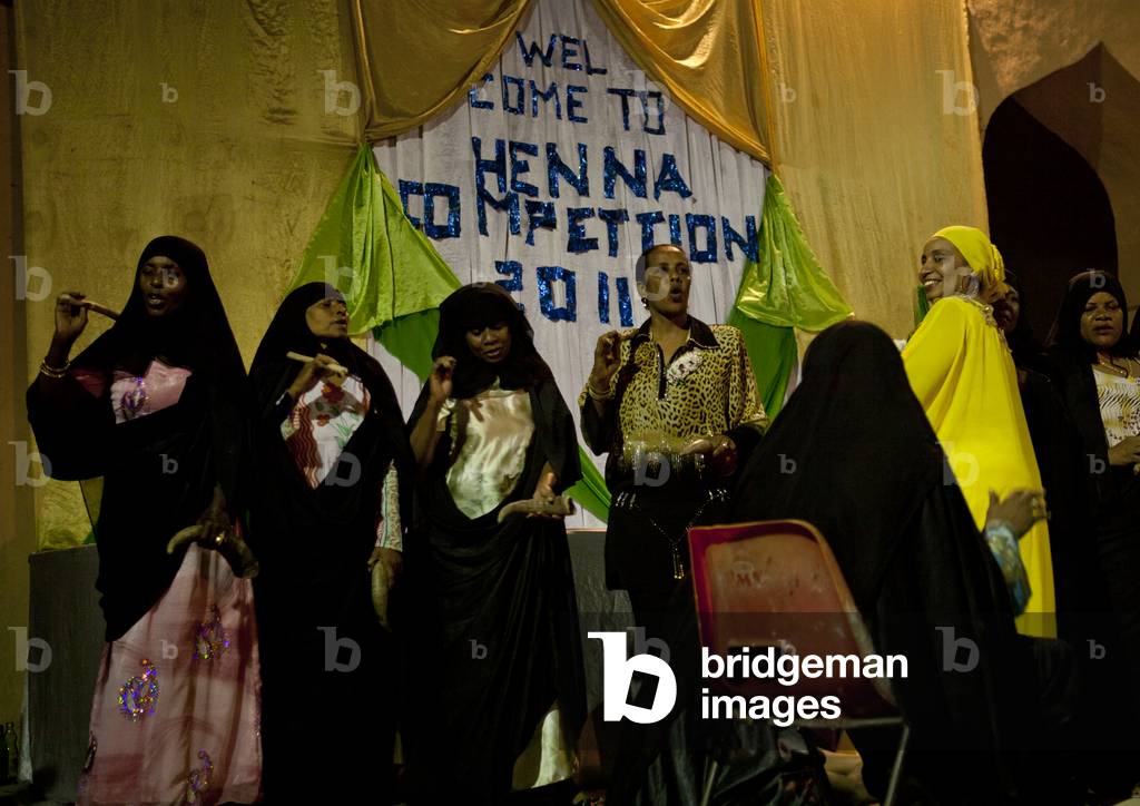 Muslim women at henna competition during maulidi festival, Lamu, Kenya, Africa (photo)