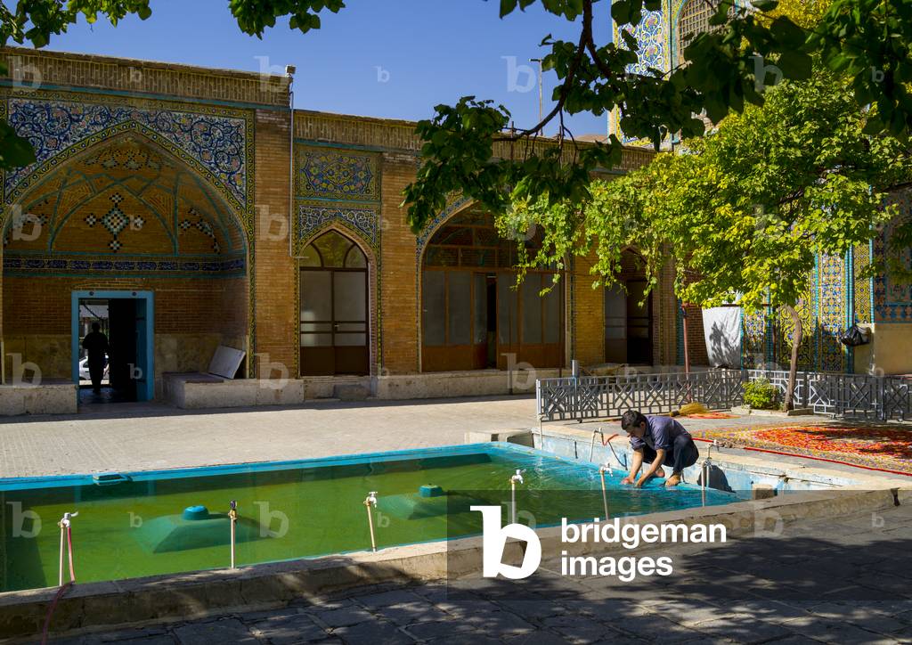 Dar Ol Ehsan Mosque Pool, Sanandaj, Iran (photo)