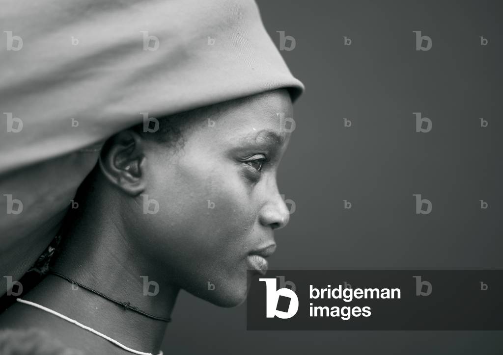 Mucubal Woman with the Ompota Headdress, Virie Area, Angola, Africa (photo)