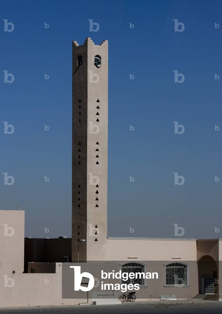 Modern Mosque in Riyadh, Saudi Arabia (photo)