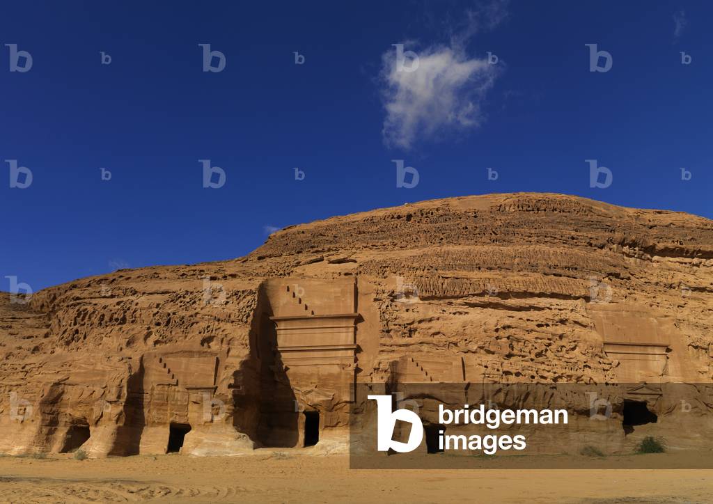 Madain Saleh Archaeologic Site, Saudi Arabia (photo)