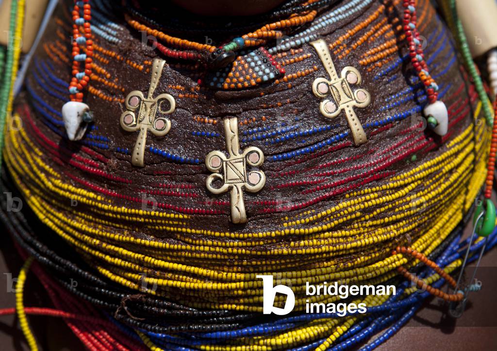 Mumuhuila Giant Necklace, Hale Village, Angola, Africa (photo)