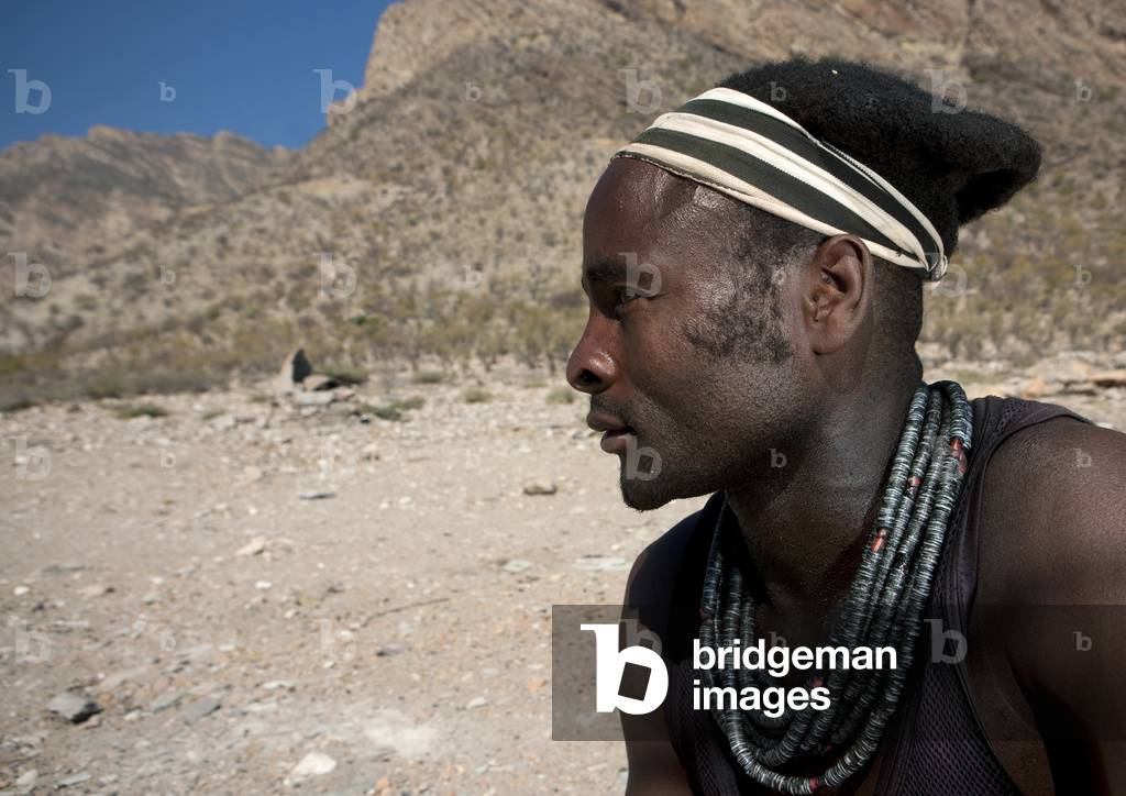 Himba Man, Iona Village, Angola, Africa (photo)