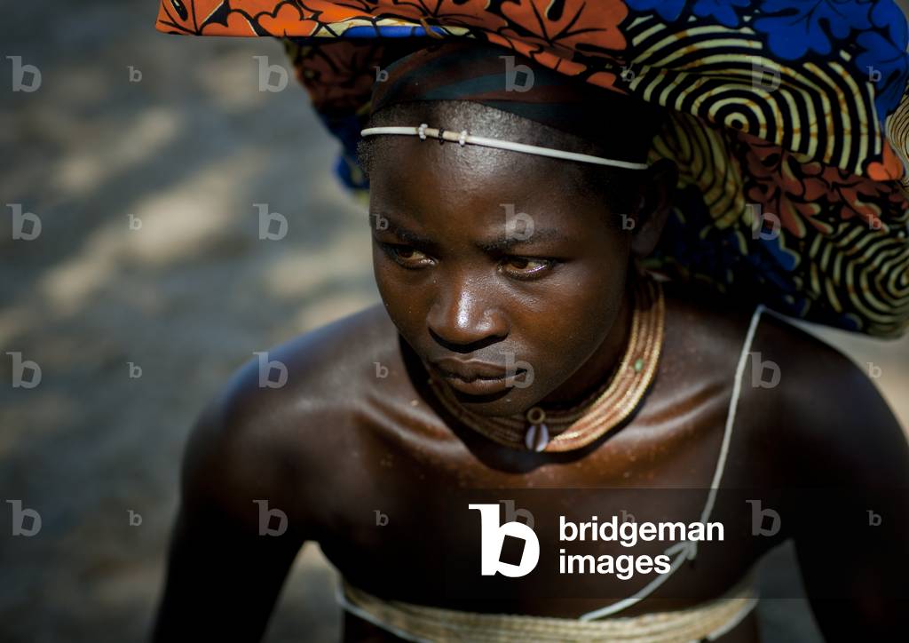 Mucubal Woman with Ompota Headdress, Virie Area, Angola, Africa (photo)