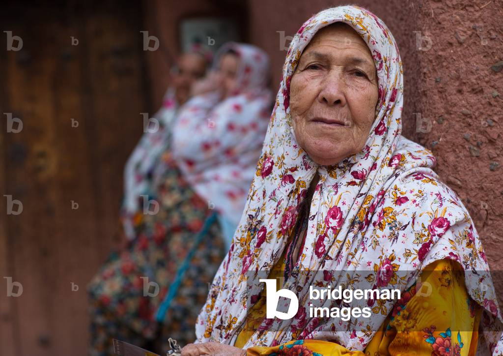 Portrait of Iranian Women wearing Traditional Floreal Chadors in Zoroastrian Village, Isfahan Province, Abyaneh, Iran (photo)