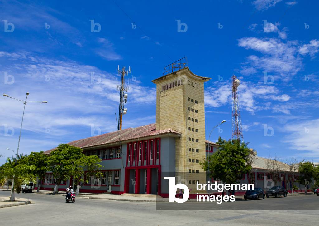 Post Office in Benguela, Angola, Africa (photo)