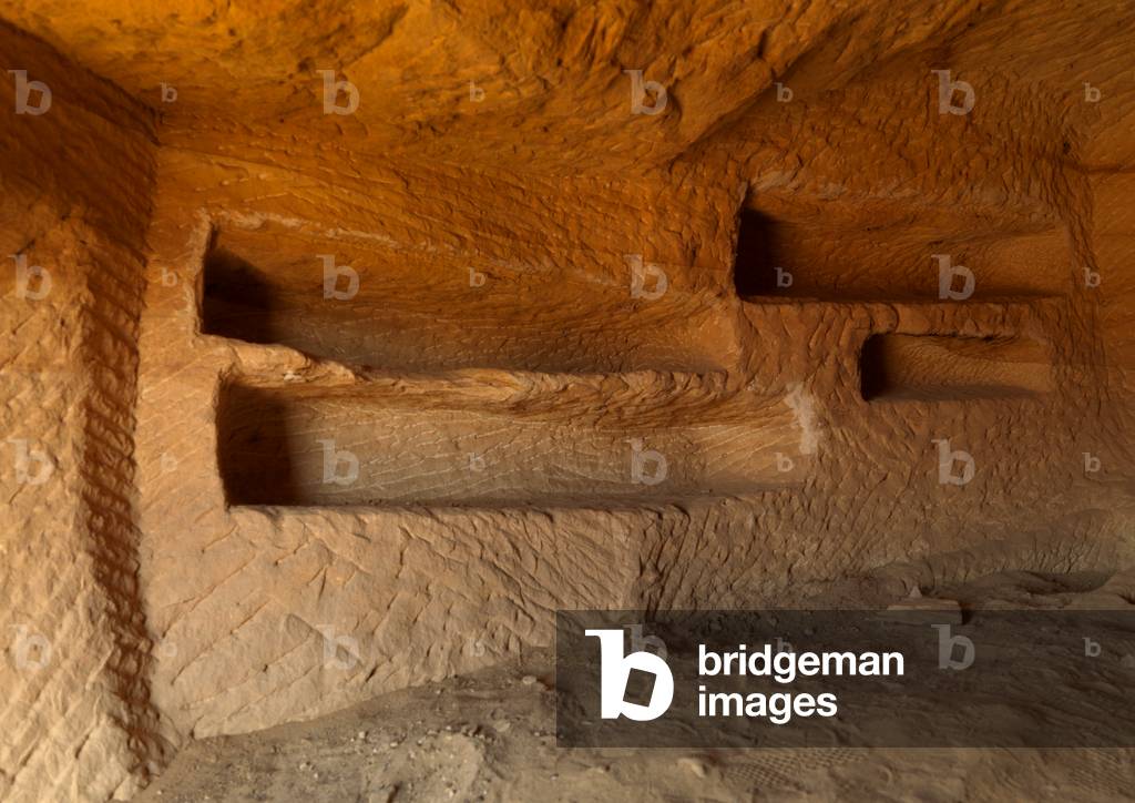 Madain Saleh Archaeologic Site, Saudi Arabia (photo)