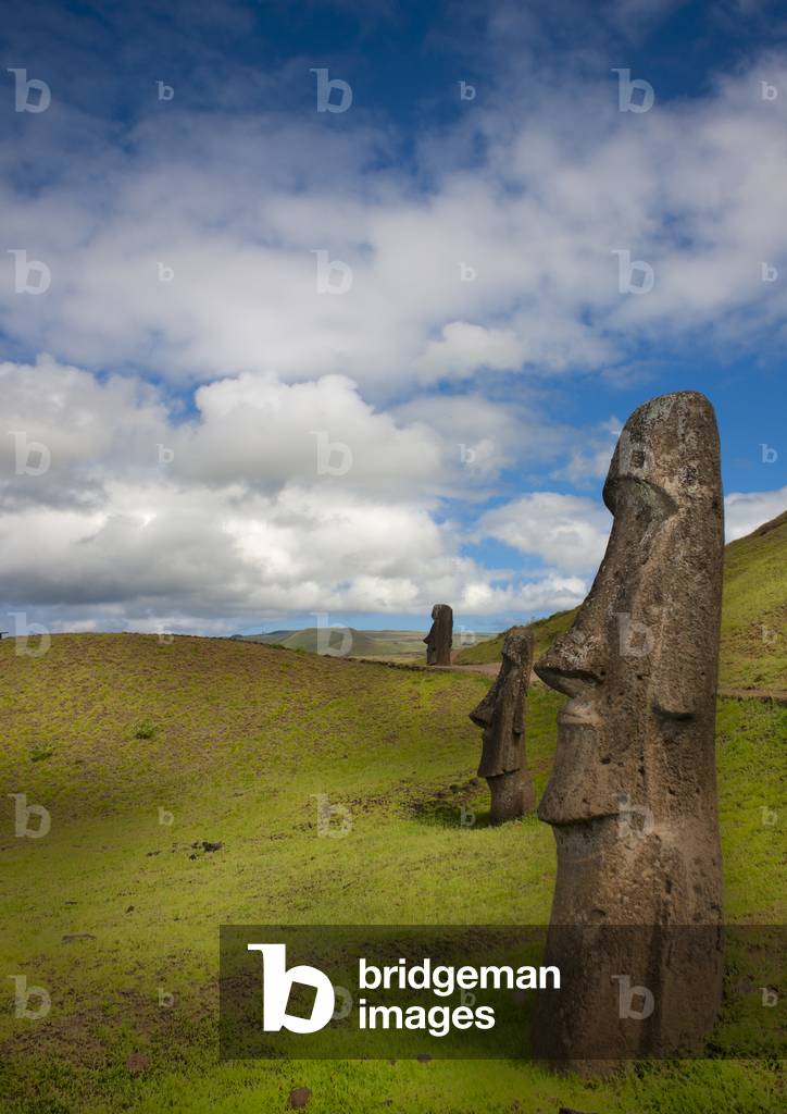 Moais in Rano Raraku, Easter Island, Chile (photo)