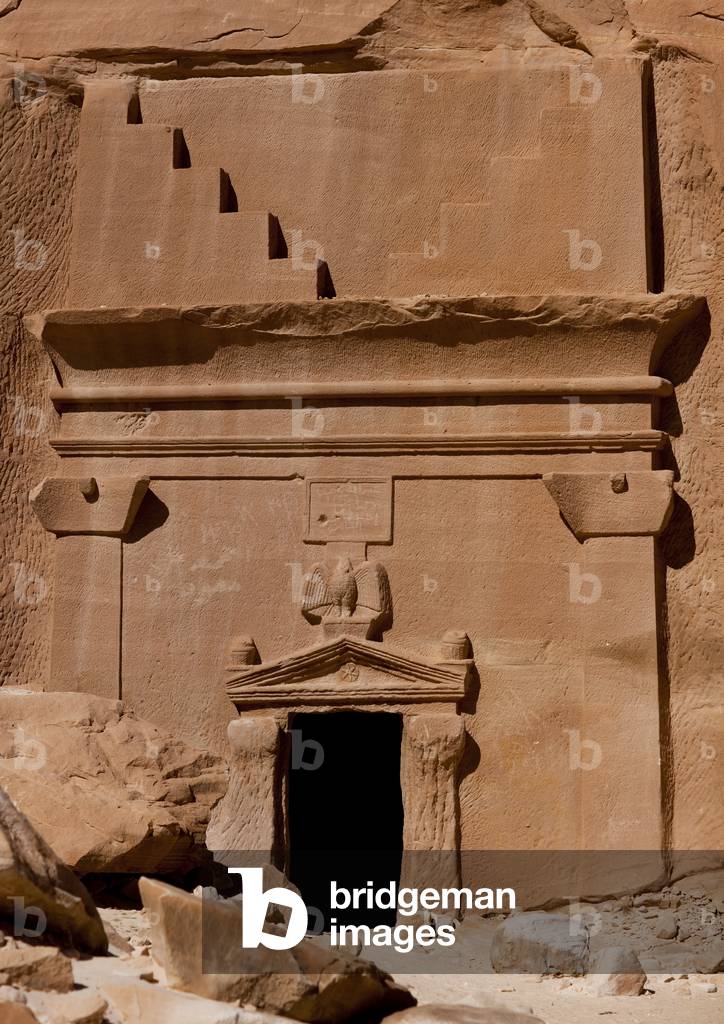 Madain Saleh Archaeologic Site, Saudi Arabia (photo)