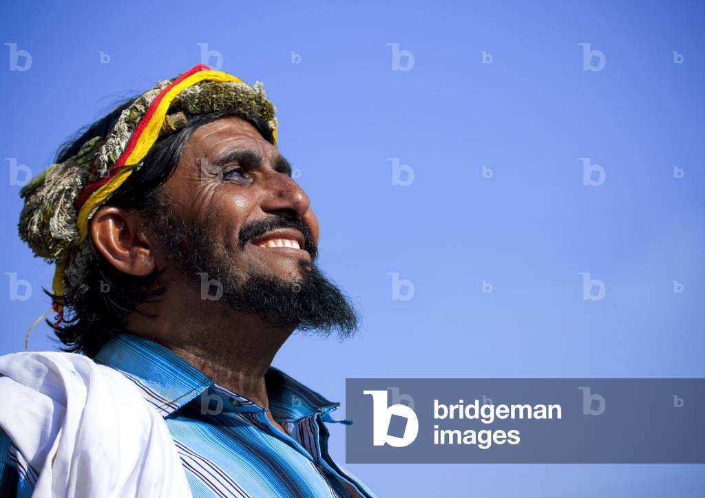 Flower Man with a Crown on the Head, Al Farsha, Asir, Saudi Arabia (photo)