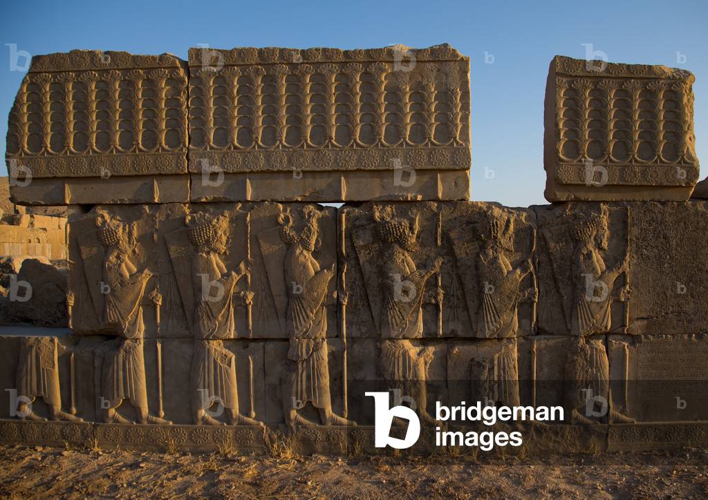Relief in Apadana palace Persepolis, Fars Province, Marvdasht, Iran (photo)