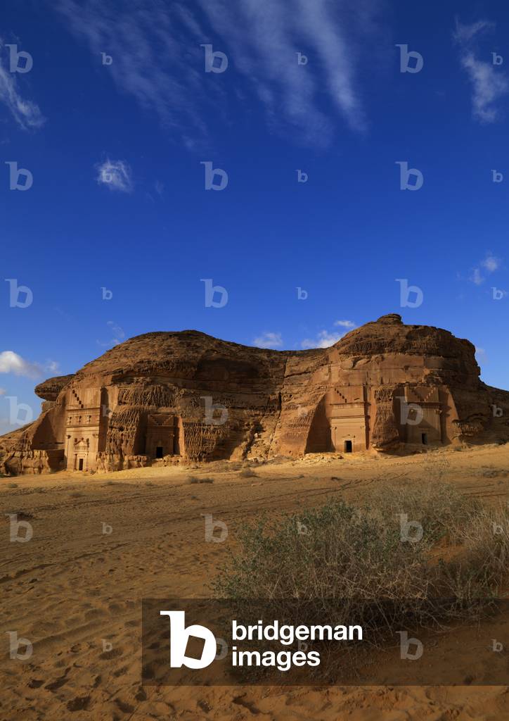 Madain Saleh Archaeologic Site, Saudi Arabia (photo)