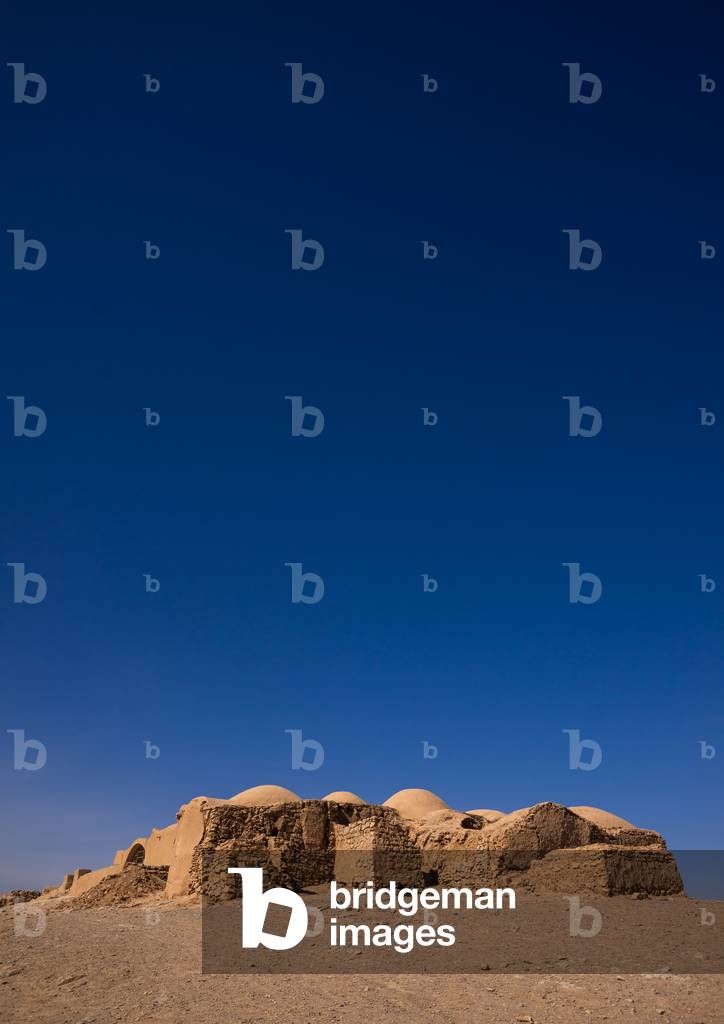 Zoroastrian Old Well with Wind Towers, Yazd Province, Yazd, Iran (photo)
