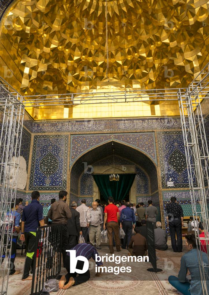 Pilgrims at the shrine of Fatima al-Masumeh, Qom province, Qom, Iran (photo)