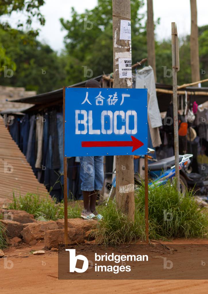 Sign Showing the Direction of a Chinese Club, Mlanje, Angola, Africa (photo)