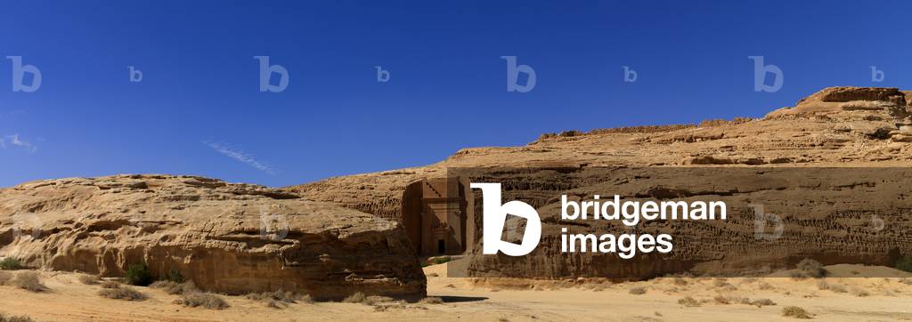 Madain Saleh Archaeologic Site, Saudi Arabia (photo)