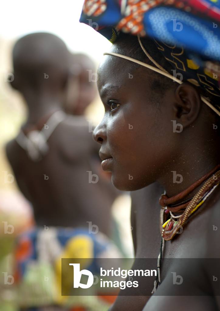 Mukubal Woman with Ompota Headdress, Virie Area, Angola, Africa (photo)