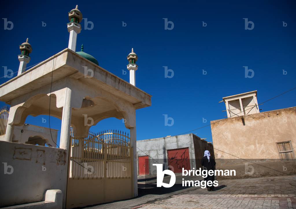 Mosque And Wind Tower In The Old Town, Hormozgan, Bandar-E Kong, Iran, 2015 (photo)