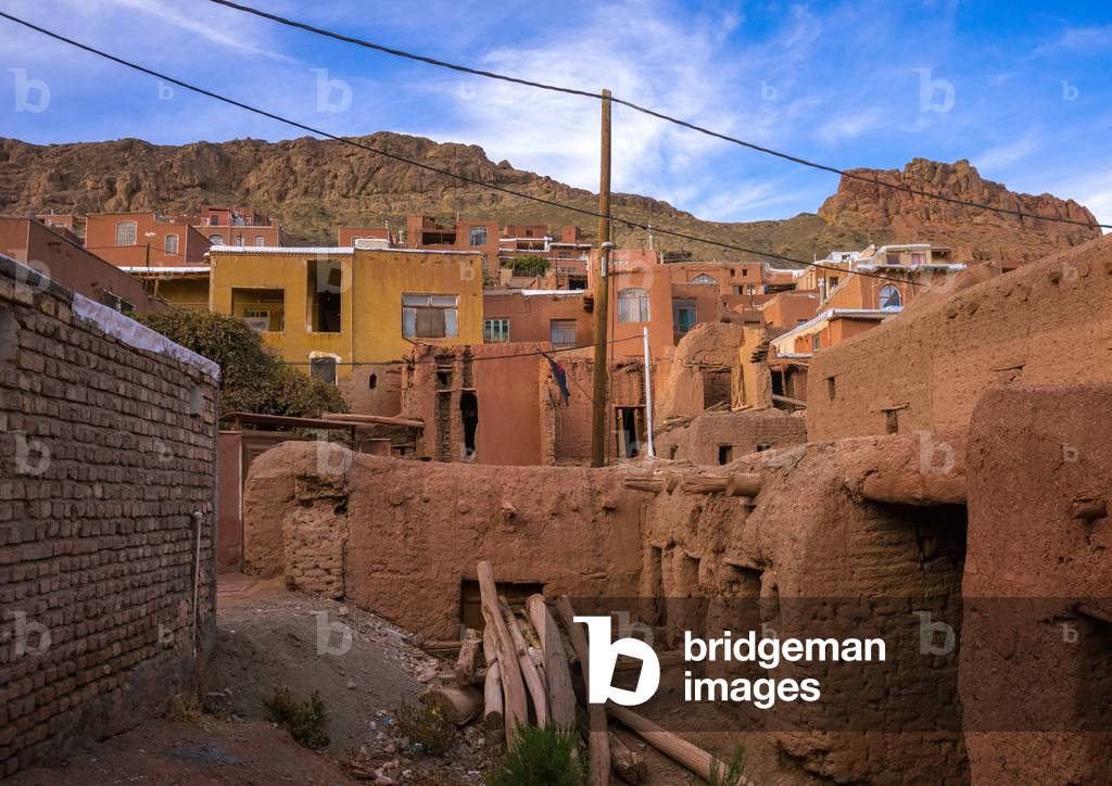 Ancient and Abandonned Buildings in Zoroastrian Village, Isfahan Province, Abyaneh, Iran (photo)
