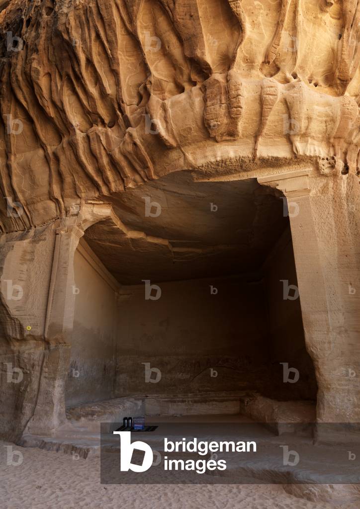 Madain Saleh Archaeologic Site, Saudi Arabia (photo)