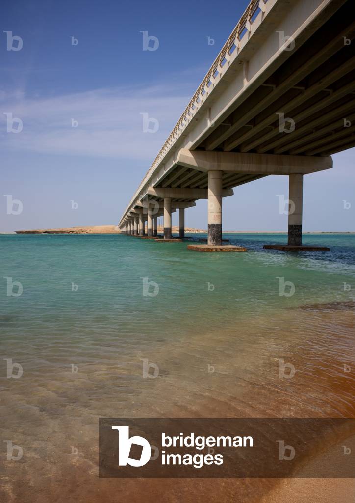 Bridge in Farasan Island, Saudi Arabia (photo)