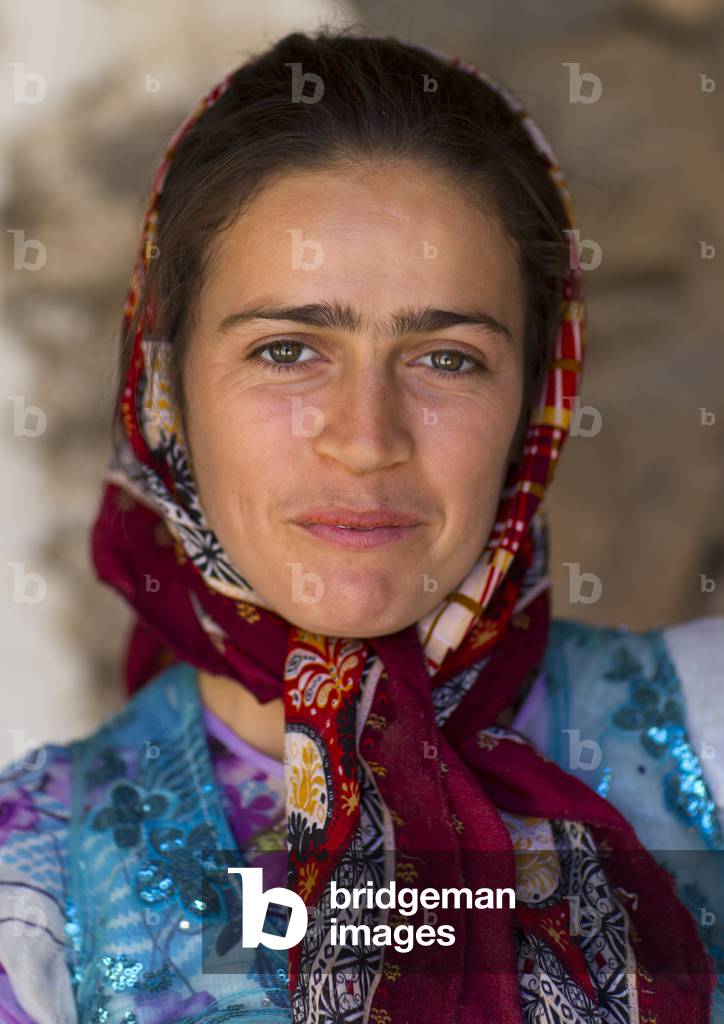 Kurdish Young Woman, Palangan, Iran, 2013 (photo)